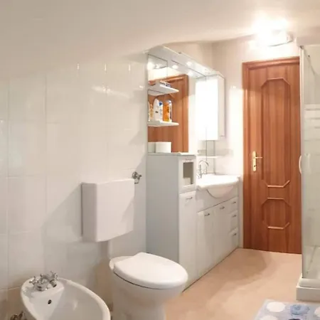 La Casa Del Sole Mansarda Apartment *